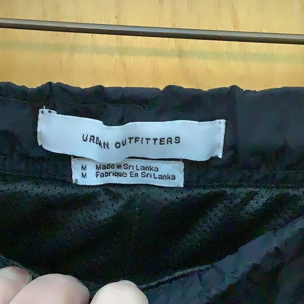 Urban Outfitters navy nylon cargo pants, size medium - Picture 2 of 8